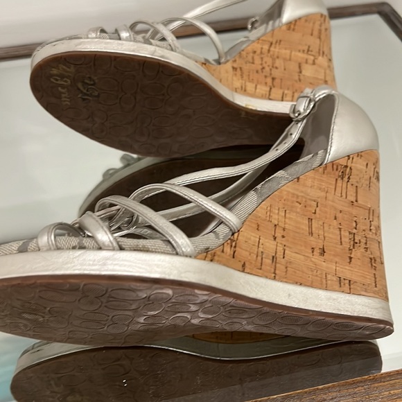 Coach wedge Sandals in silver metallic size 8.5. Excellent conditions. - Picture 3 of 6